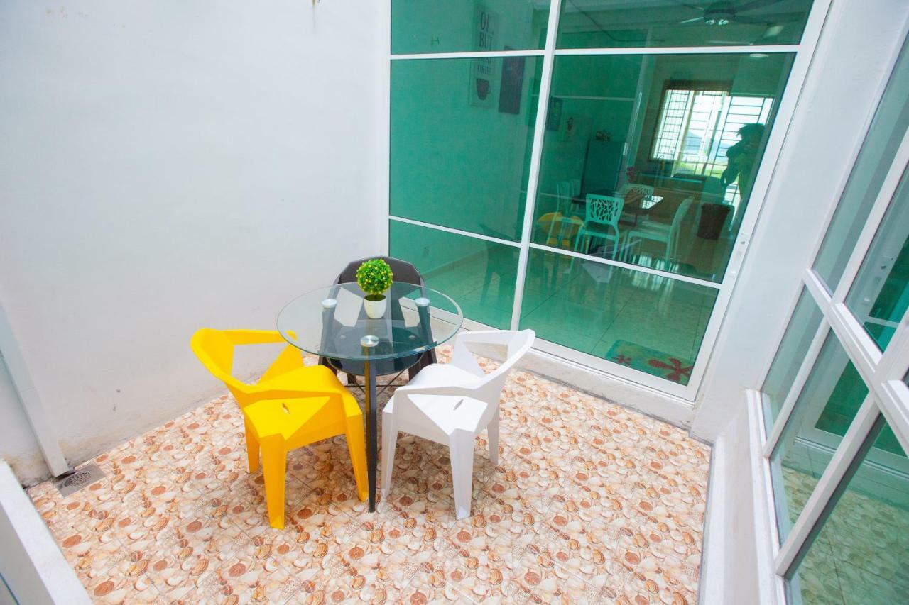 The Only Sea View In Town Villa Kuah Exterior photo
